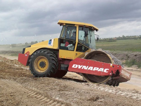 Walec jednobbnowy Dynapac CA302PD